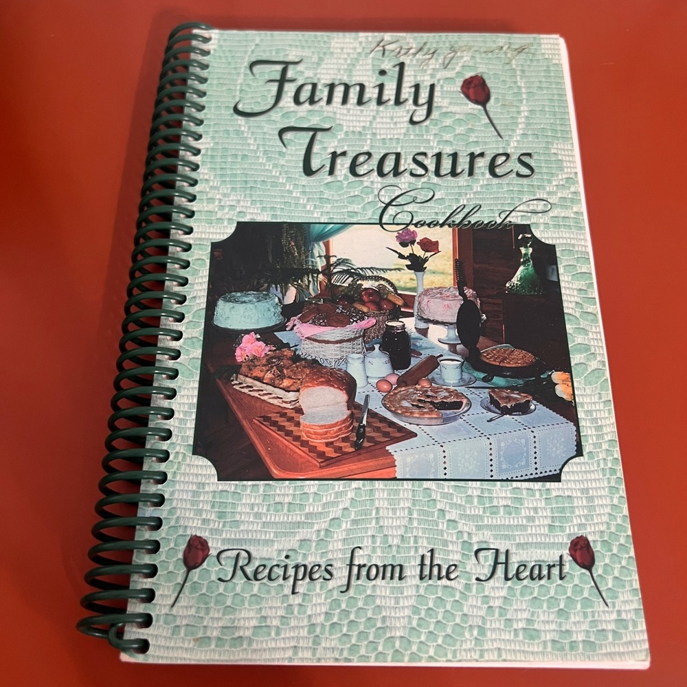 Family Treasures Cookbook Recipes from the Heart Amish Mabel Yoder Spiral Bound